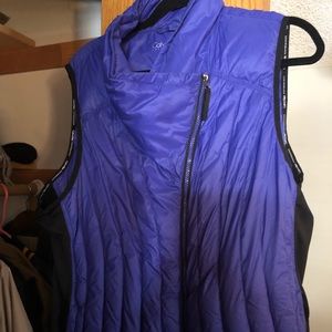 Calvin Klein vest runs small sz 3X fits like 2 X